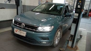 Volkswagen Tiguan 2020 года, 131 502 км - вид 1