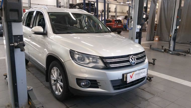 Volkswagen Tiguan, 2011 - вид 1