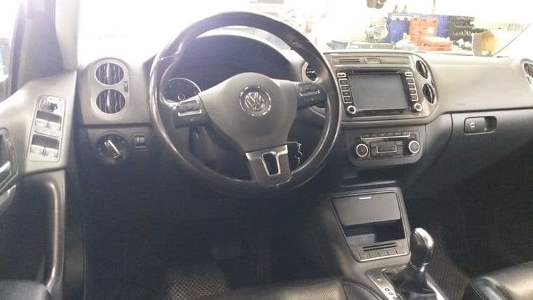 Volkswagen Tiguan, 2011 - вид 4