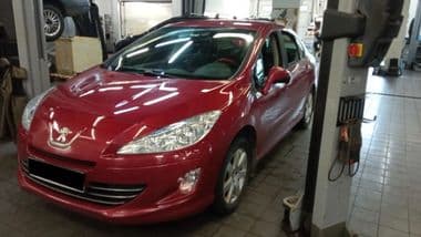 Peugeot 408 2013 года, 146 500 км - вид 1