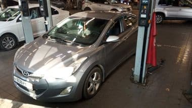 Hyundai Elantra 2011 года, 166 455 км - вид 1