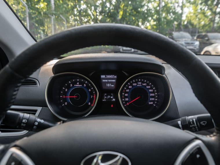 Hyundai Elantra, 2011 - вид 4
