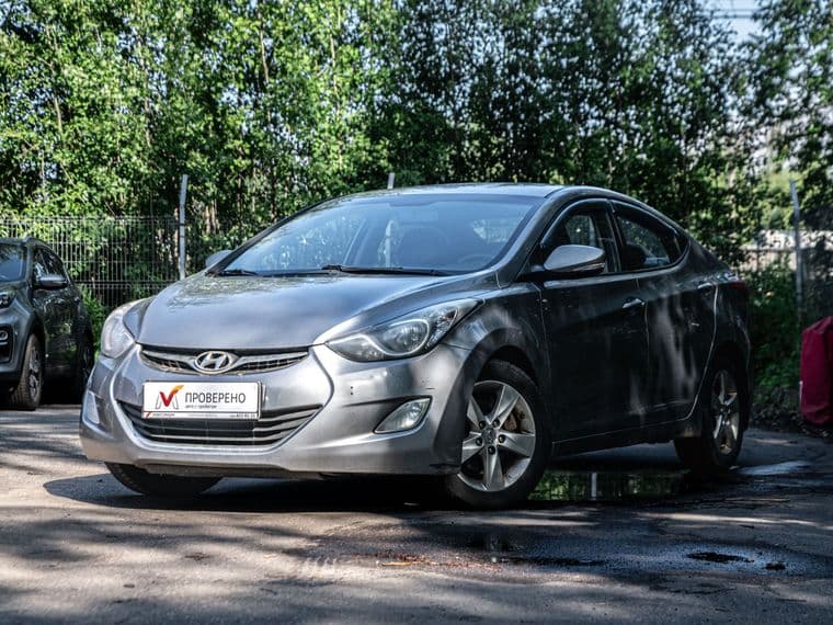 Hyundai Elantra, 2011