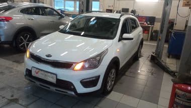 KIA Rio X-Line 2018 года, 65 668 км - вид 1