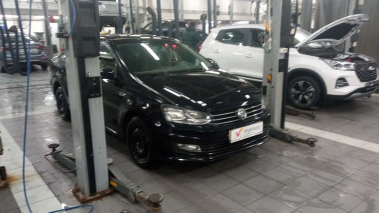 Volkswagen Polo 2018 года, 127 876 км - вид 2