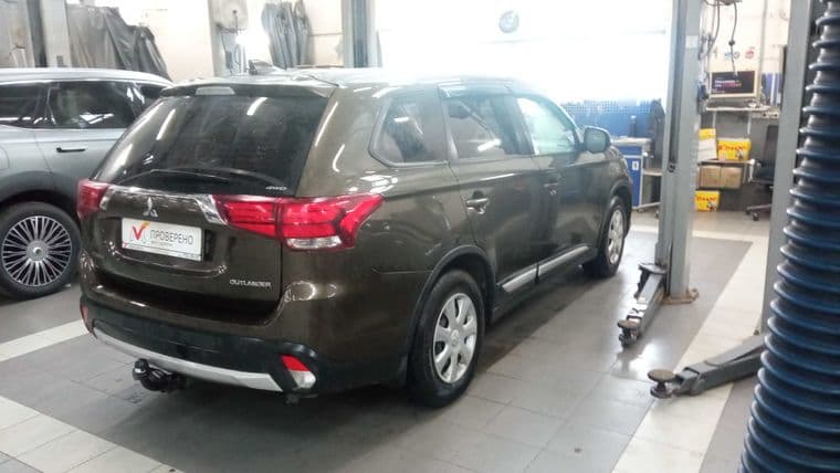 Mitsubishi Outlander, 2018 - вид 2