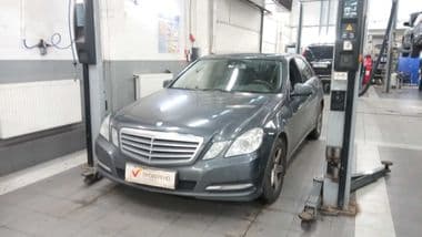 Mercedes-Benz E-класс 2012 года, 171 560 км - вид 1