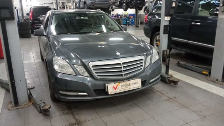 Mercedes-Benz E-класс 2012 года, 171 560 км - вид 2