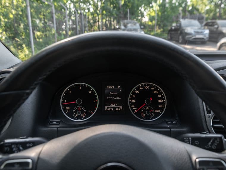 Volkswagen Tiguan, 2011 - вид 4