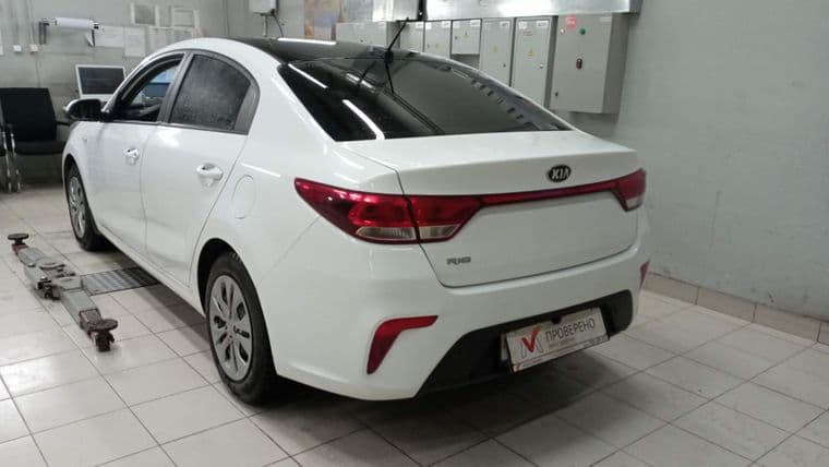 Kia Rio, 2020 - вид 3