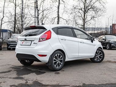 Ford Fiesta 2019 года, 140 700 км - вид 2