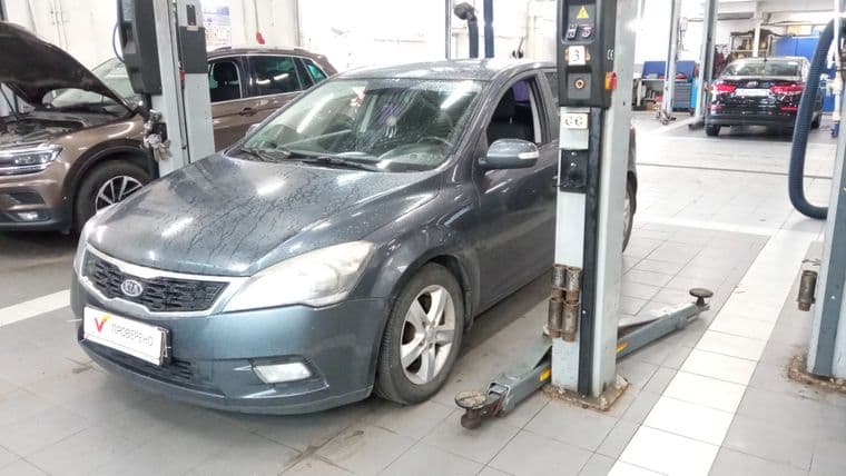 KIA Ceed 2012 года, 164 836 км - вид 1