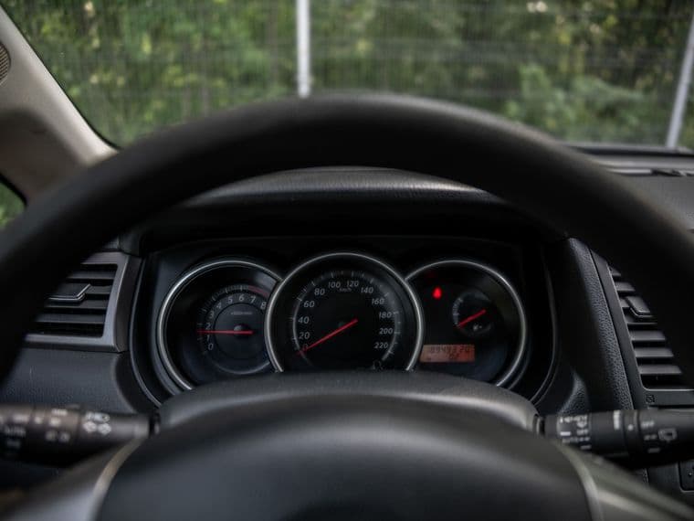 Nissan Tiida, 2011 - вид 4