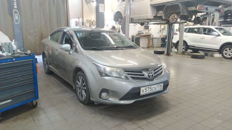 Toyota Avensis 2012 года, 200 499 км - вид 2