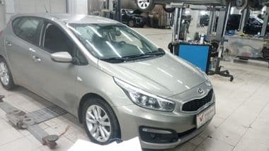 KIA Ceed 2015 года, 122 659 км - вид 2
