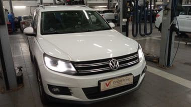 Volkswagen Tiguan 2016 года, 127 404 км - вид 1