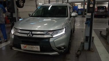 Mitsubishi Outlander 2017 года, 124 426 км - вид 1