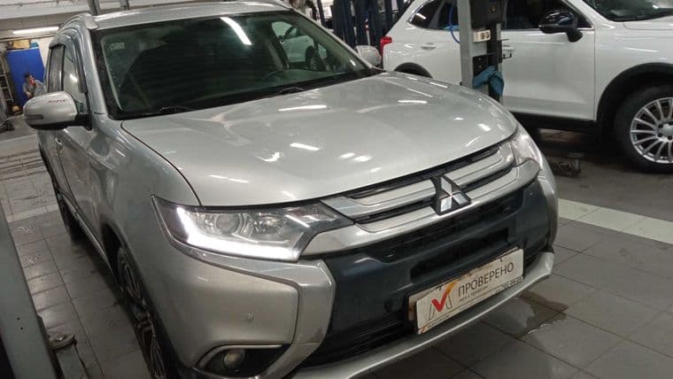 Mitsubishi Outlander 2017 года, 124 426 км - вид 2