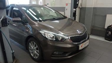 KIA Cerato 2015 года, 88 844 км - вид 2