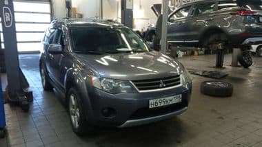 Mitsubishi Outlander 2008 года, 269 288 км - вид 2