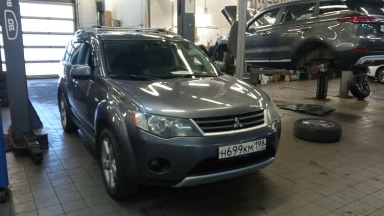 Mitsubishi Outlander 2008 года, 269 288 км - вид 2