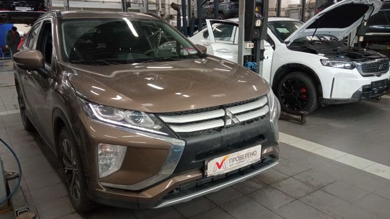 Mitsubishi Eclipse Cross 2018 года, 195 849 км - вид 2