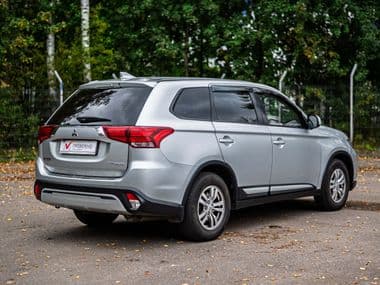 Mitsubishi Outlander 2018 года, 328 300 км | VIN 03557 - вид 2