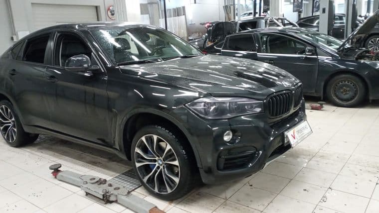 BMW X6 2015 года, 172 576 км - вид 2