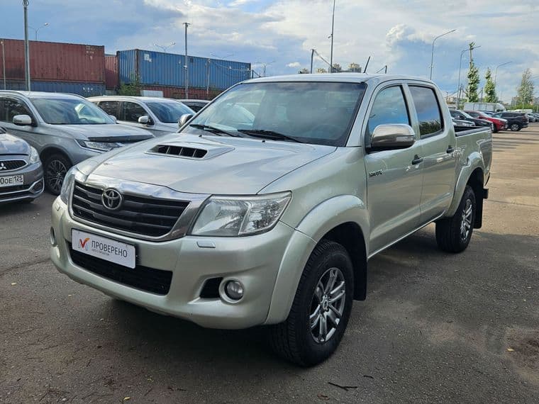 Toyota Hilux, 2013