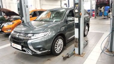 Mitsubishi Outlander 2021 года, 60 756 км | VIN 10947 - вид 1