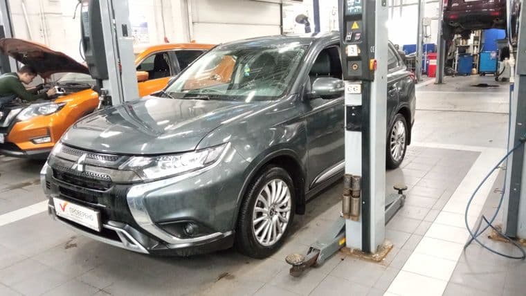 Mitsubishi Outlander 2021 года, 60 756 км | VIN 10947 - вид 1