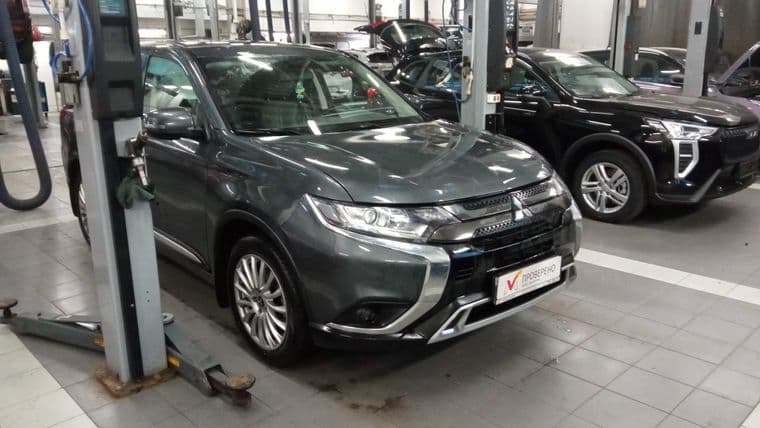 Mitsubishi Outlander 2021 года, 60 756 км | VIN 10947 - вид 2