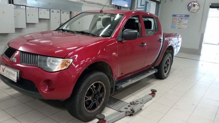 Mitsubishi L200 2008 года, 336 813 км - вид 1