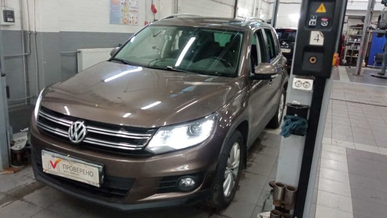 Volkswagen Tiguan 2016 года, 83 300 км - вид 1