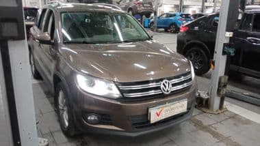 Volkswagen Tiguan 2016 года, 83 300 км - вид 2