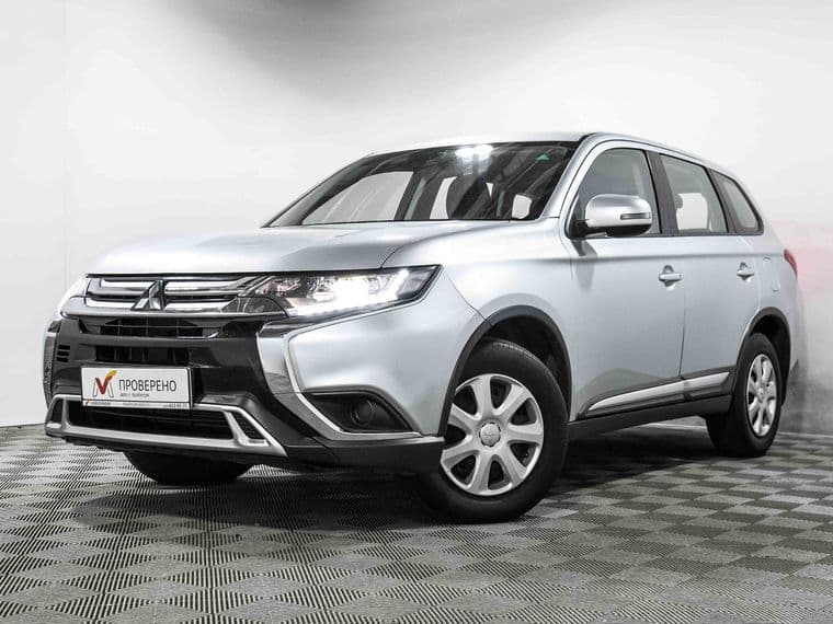 Mitsubishi Outlander, 2015