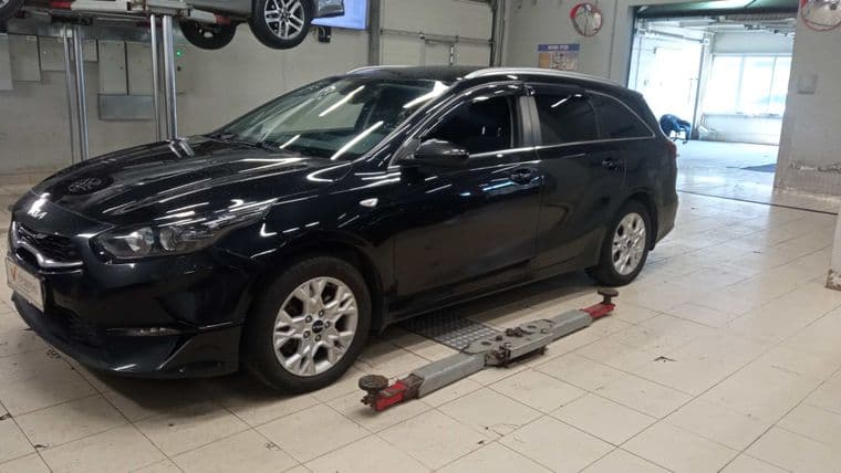 KIA Ceed 2021 года, 95 301 км - вид 1