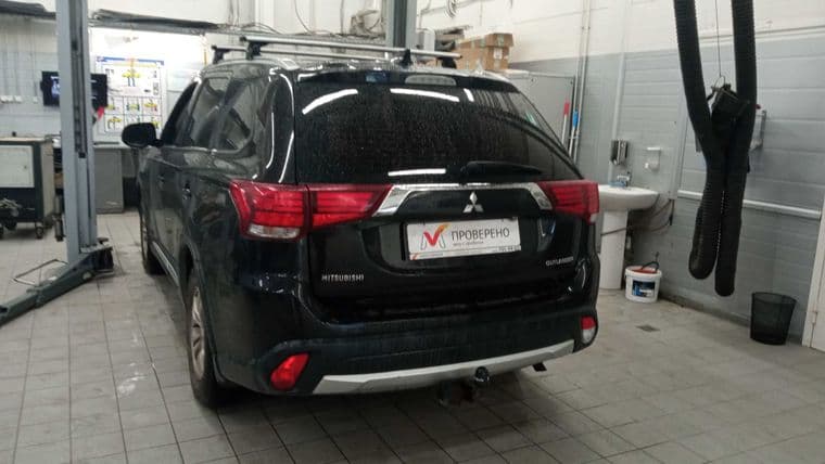 Mitsubishi Outlander, 2017 - вид 3