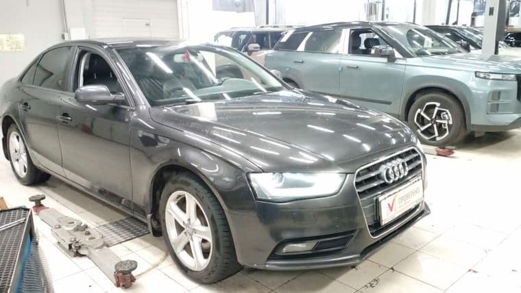Audi A4 2015 года, 161 902 км - вид 2