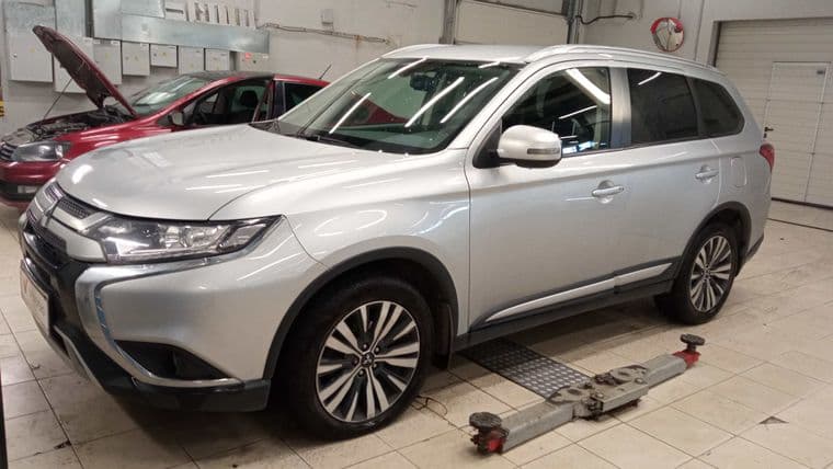 Mitsubishi Outlander, 2019