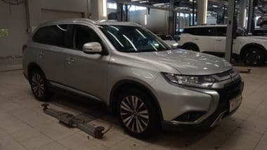 Mitsubishi Outlander 2019 года, 90 627 км - вид 2