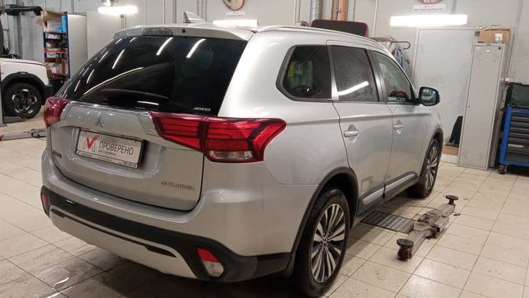 Mitsubishi Outlander, 2019 - вид 2