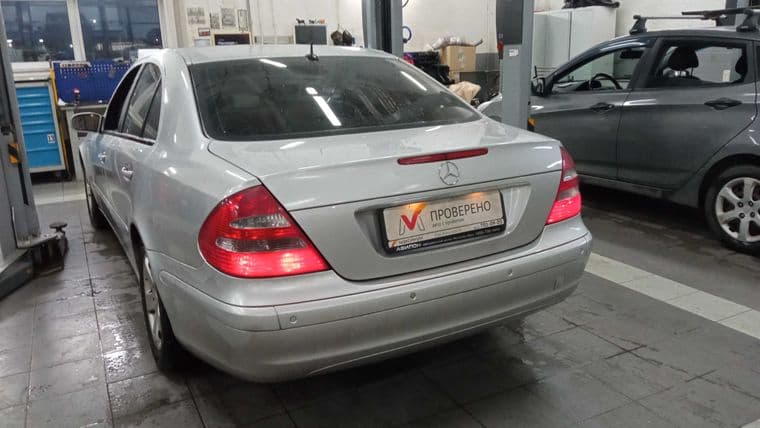 Mercedes-Benz E-класс, 2003 - вид 3