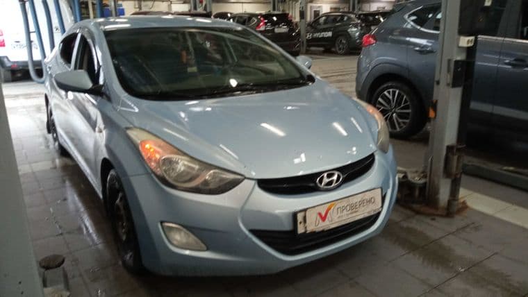 Hyundai Elantra 2012 года, 418 925 км - вид 2