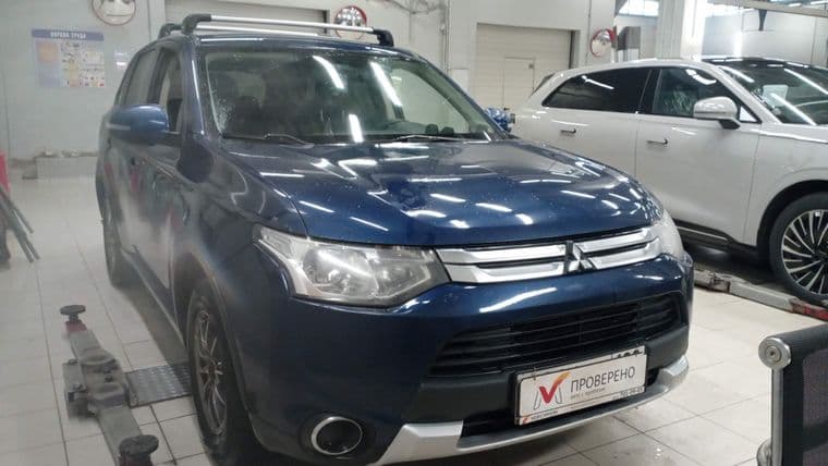 Mitsubishi Outlander 2014 года, 186 968 км - вид 1