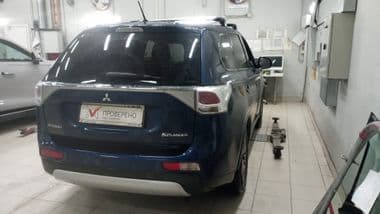 Mitsubishi Outlander 2014 года, 186 968 км - вид 2