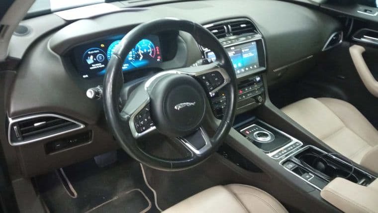 Jaguar F-Pace, 2017 - вид 4