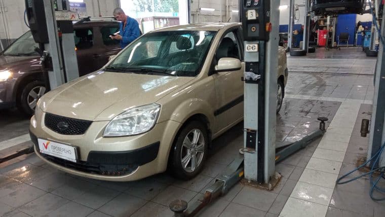 KIA Rio 2009 года, 229 723 км - вид 1