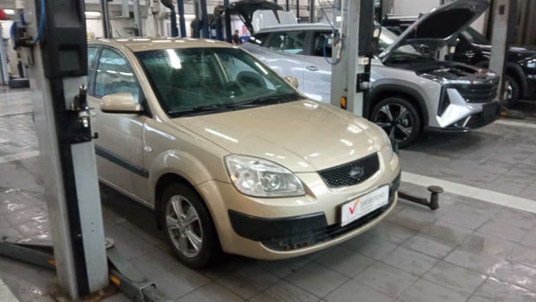 KIA Rio 2009 года, 229 723 км - вид 2