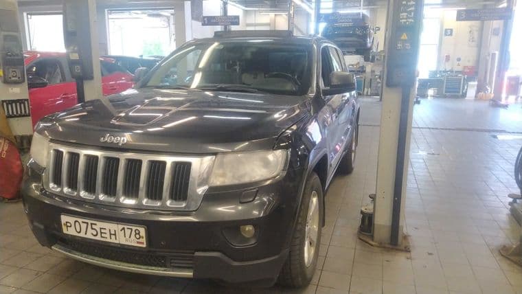 Jeep Grand Cherokee 2012 года, 275 909 км - вид 1